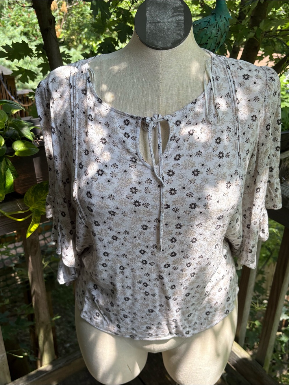 LC Lauren Conrad White Floral Blouse Women’s Size Extra Large